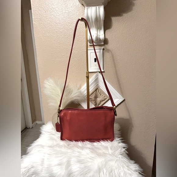 Vintage Coach Red Leather Shoulder Bag - Picture 1 of 16